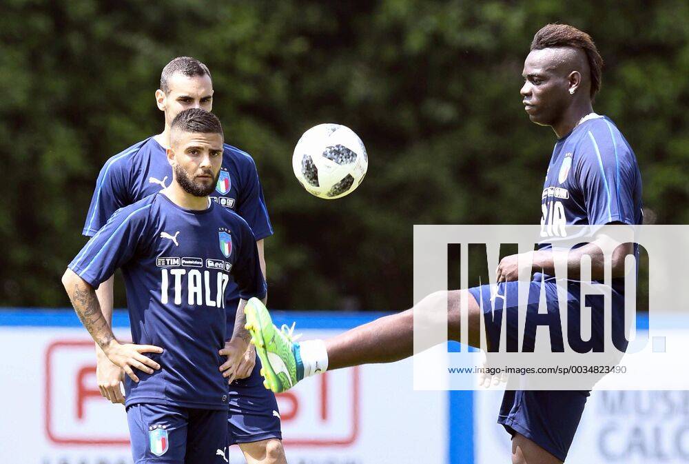 IPP20180524 Football - soccer: FIFA World Cup WM Weltmeisterschaft Fussball 2018 Russia, Preparation national team Nationalteam Of Italy, Mario Balotelli e Lorenzo Insigne (Verwendung nur in Deutschland - GERMANY ONLY) *** IPP20180524 Soccer football FIFA World Cup 2018 Russia National Team Of Italy preparation Mario Balotelli e Lorenzo Insigne only in Germany GERMANY ONLY