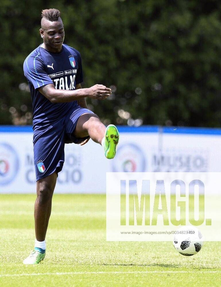 IPP20180524 Football - soccer: FIFA World Cup WM Weltmeisterschaft Fussball 2018 Russia, Preparation national team Nationalteam Of Italy, Mario Balotelli (Verwendung nur in Deutschland - GERMANY ONLY) *** IPP20180524 Football soccer FIFA World Cup 2018 Russia National Team Of Italy preparation Mario Balotelli Germany only GERMANY ONLY