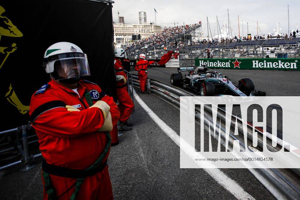 Montecarlo, Monaco - 44 Lewis Hamilton from Great Britain Mercedes W09 Hybrid EQ Power+ team Mercedes GP during the Monaco Formula One Grand Prix at Monaco on 24th of May, 2018 in Montecarlo, Monaco. F1 Grand Prix of Monaco - Practice - ZUMAn230 20180524_zaa_n230_940