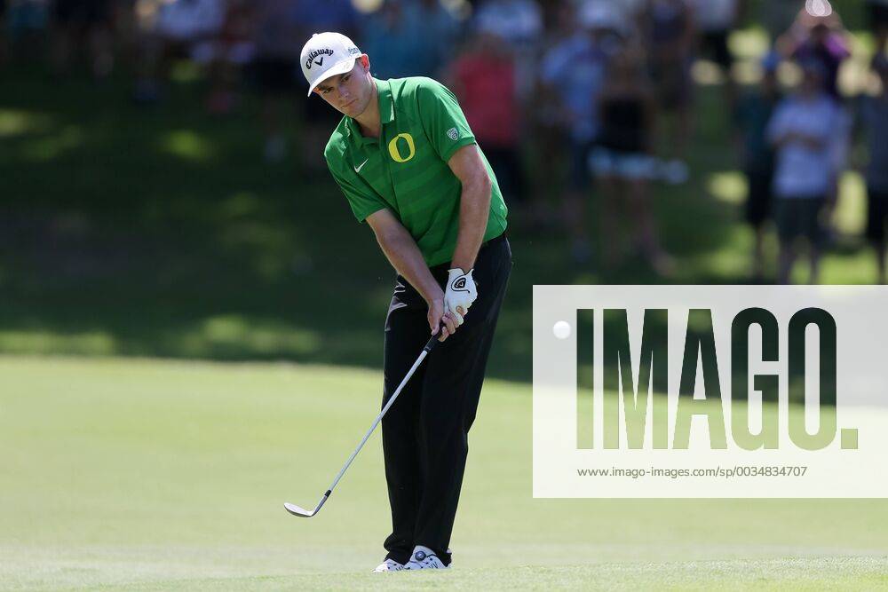 FORT WORTH, TX - MAY 25: Aaron Wise chips onto the 5 green during the second round of the Fort Worth Invitational on May 25, 2018 at Colonial Country Club in Fort Worth, TX. (Photo by Andrew Dieb Icon Sportswire) GOLF: MAY 25 PGA Golf Herren - Fort Worth Invitational Icon180525060