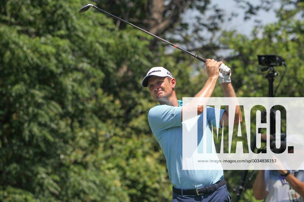 FORT WORTH, TX - MAY 25: Justin Rose (ENG) hits from the 9th tee during the second round of the Fort Worth Invitational on May 25, 2018 at Colonial Country Club in Fort Worth, TX. (Photo by George Walker Icon Sportswire) GOLF: MAY 25 PGA Golf Herren - Fort Worth Invitational Icon18052504