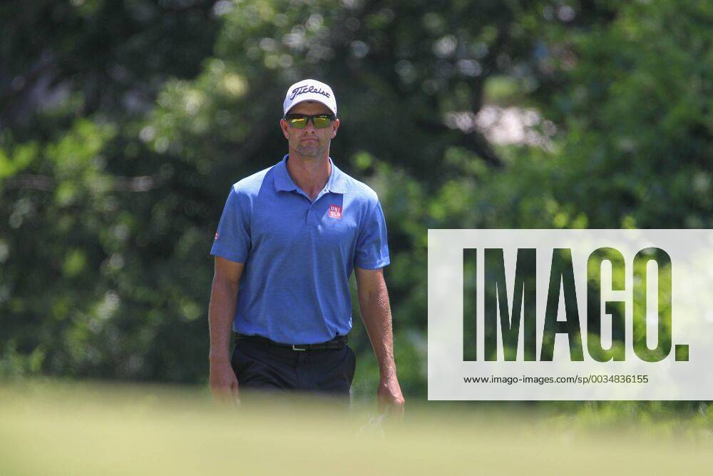 FORT WORTH, TX - MAY 25: Adam Scott (AUS) walks to the 8th green during the second round of the Fort Worth Invitational on May 25, 2018 at Colonial Country Club in Fort Worth, TX. (Photo by George Walker Icon Sportswire) GOLF: MAY 25 PGA Golf Herren - Fort Worth Invitational Icon18052506