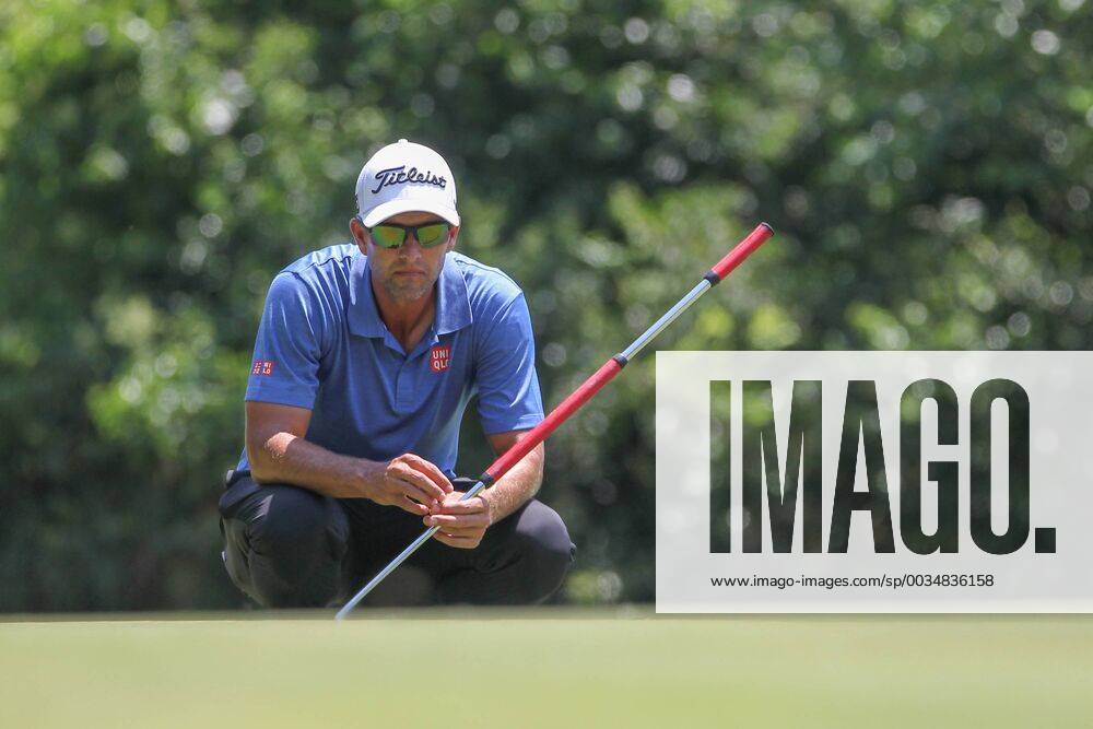 FORT WORTH, TX - MAY 25: Adam Scott (AUS) reads the green on the 8th hole during the second round of the Fort Worth Invitational on May 25, 2018 at Colonial Country Club in Fort Worth, TX. (Photo by George Walker Icon Sportswire) GOLF: MAY 25 PGA Golf Herren - Fort Worth Invitational Icon18052509