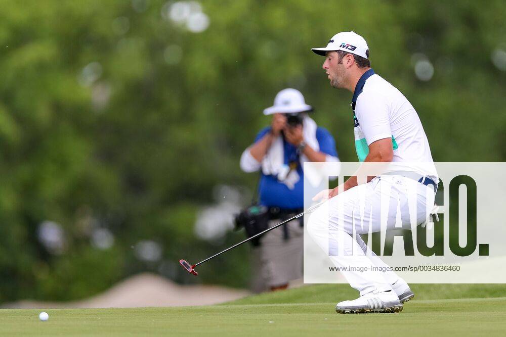 FORT WORTH, TX - MAY 25: Jon Rahm of Spain reacts after his putt on 7 during the second round of the Fort Worth Invitational on May 25, 2018 at Colonial Country Club in Fort Worth, TX. (Photo by Andrew Dieb Icon Sportswire) GOLF: MAY 25 PGA Golf Herren - Fort Worth Invitational Icon180525528
