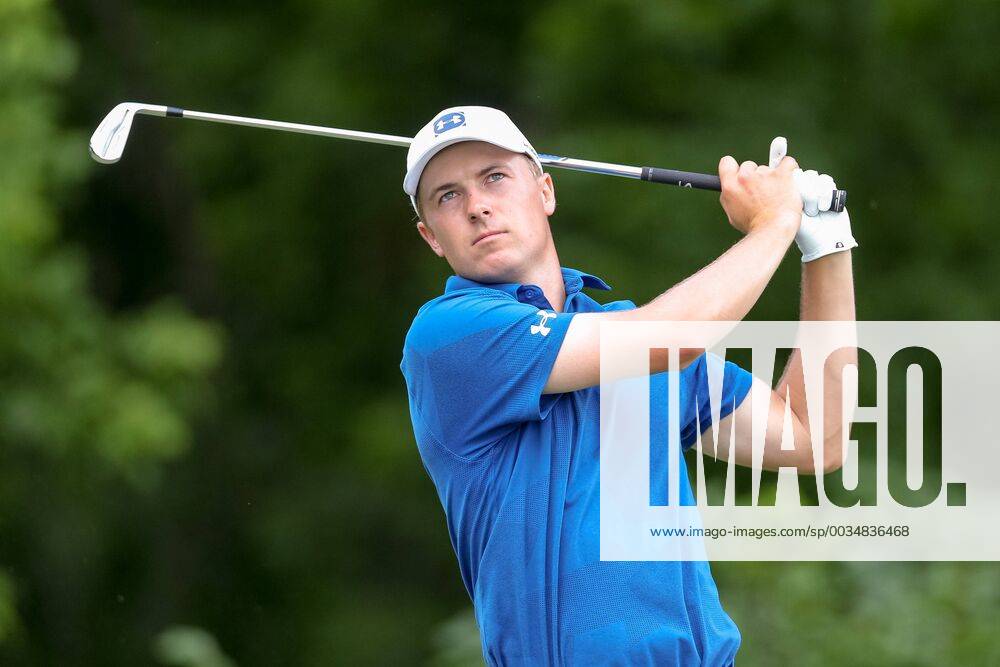 FORT WORTH, TX - MAY 25: Jordan Spieth of the United States hits his tee shot on 8 during the second round of the Fort Worth Invitational on May 25, 2018 at Colonial Country Club in Fort Worth, TX. (Photo by Andrew Dieb Icon Sportswire) GOLF: MAY 25 PGA Golf Herren - Fort Worth Invitational Icon180525672