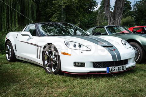 The sports car Chevrolet Corvette Grand Sport Convertible. The exhibition of "US Car Classics". america, american, auto, automobile, automotive, car, classic, design, diedersdorf, exhibition, germany, machine, model, style, transport, transportation, us, usa, vehicle, engine, sports car, Chevrolet, Corvette, Grand Sport, Convertible, cabrio, cabriolet, 2-door, c6, front, GM, General Motors, muscle car