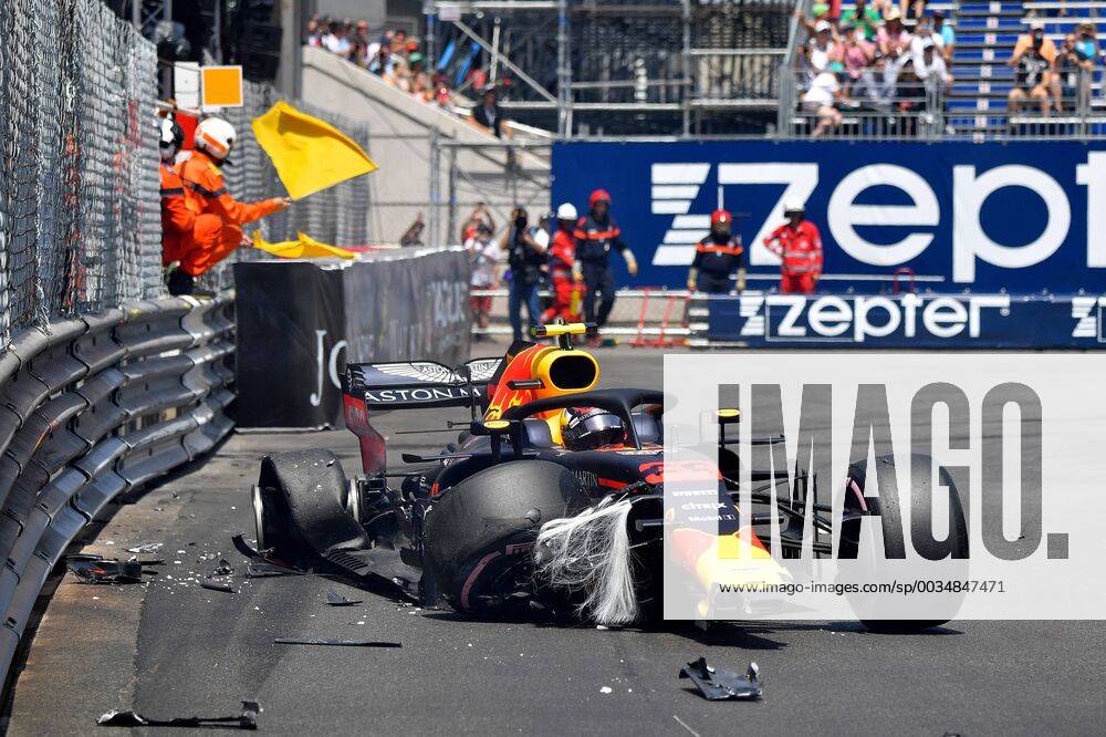 Themen der Woche - SPORT KW21 Crash, Max Verstappen, Red Bull Racing, formula 1 GP, Monaco 26.05.2018 Photo:mspb Jean Petin Crash, Max Verstappen, formula 1 GP, Monaco 2018