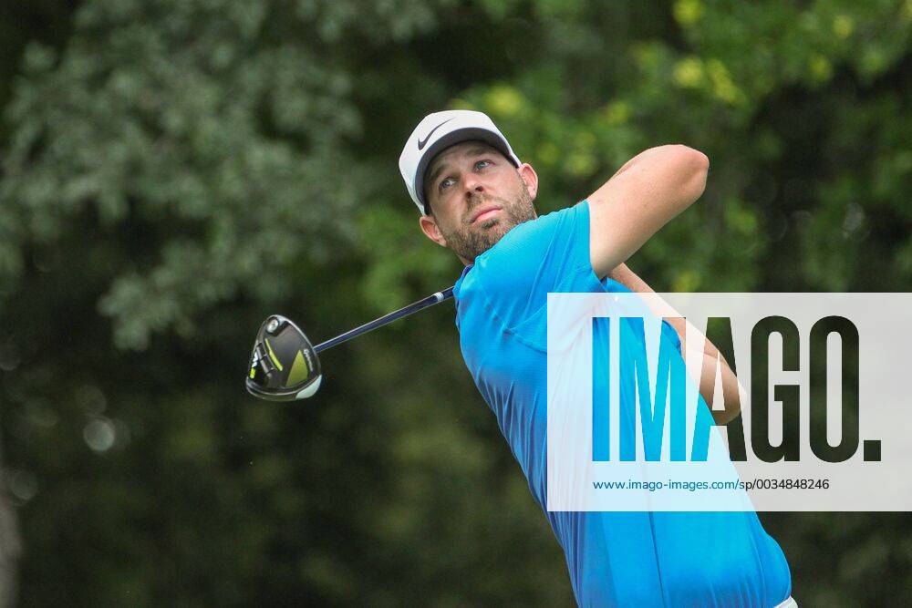 FORT WORTH, TX - MAY 26: Kevin Tway (USA) hits from the 12th tee during the third round of the Fort Worth Invitational on May 26, 2018 at Colonial Country Club in Fort Worth, TX. (Photo by George Walker Icon Sportswire) GOLF: MAY 26 PGA Golf Herren - Fort Worth Invitational Icon18052625