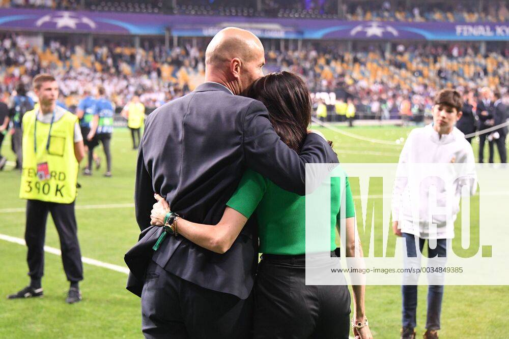 ZINEDINE ZIDANE (ENTRAINEUR REAL MADRID) - VERONIQUE ZIDANE - JOIE FOOTBALL : Real Madrid vs Liverpool - Ligue des Champions - Finale - 26 05 2018 AnthonyBIBARD FEP Panoramic