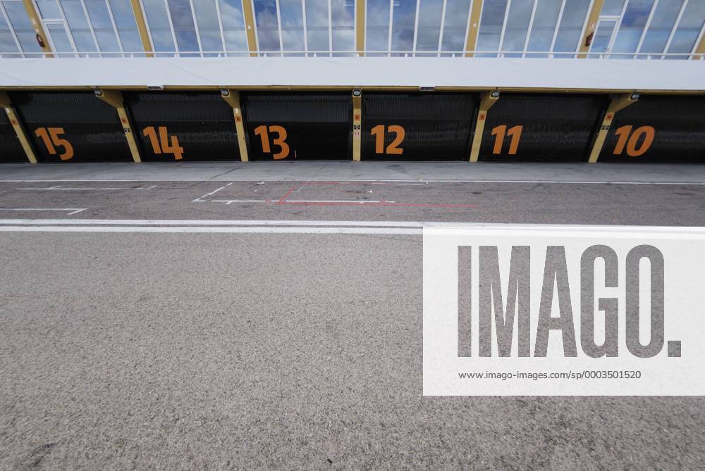 Geschlossene Boxengasse auf dem Circuit Ricardo Tormo in Valencia Motorsport WM Herren Formel 1 Weltmeisterschaft 2008, F1, F, WM, Totale Circuit Ricardo Tormo Valencia Leere, Motorsport WM Herren Formel 1 Weltmeisterschaft 2008, F1, F, WM, Totale Circuit Ricardo Tormo Valencia Leere,