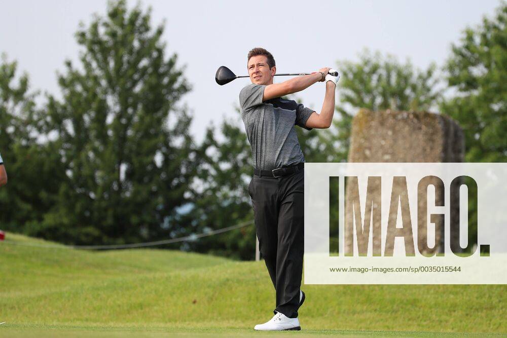 GOLF - PGA Golf Herren Shot Clock Masters 2018 ATZENBRUGG,AUSTRIA,06.JUN.18 - GOLF - PGA European Tour, Shot Clock Masters, Diamond Country Club, ProAm. Image shows Lukas Schweighofer (ORF). GEPAxpictures xChristianxWalgram