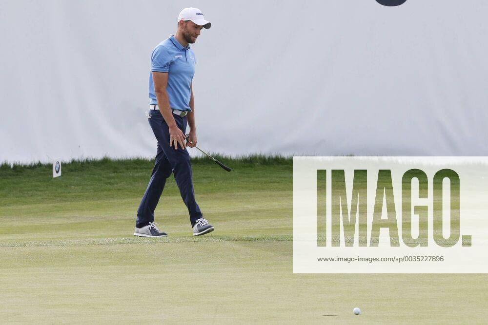 Max Kieffer (GER) spielt um den Sieg mit, Put am letzten Gruen geht nicht zur alleinigen Fuehrung ins Loch, Enttaeuschung, 3. Tag, 30. BMW International Open, Golf, Golf Open, Gut Laerchenhof, Koeln, 23.06.2018 BMW International Open , Golf Koeln