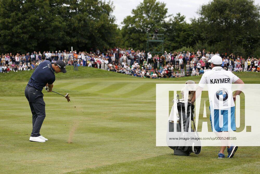Golf, 30. BMW International Open, Golf Club Lärchenhof, Pulheim bei Köln am 24. Juni 2018 Martin KAYMER (GER) li.- und sein Caddie re.-