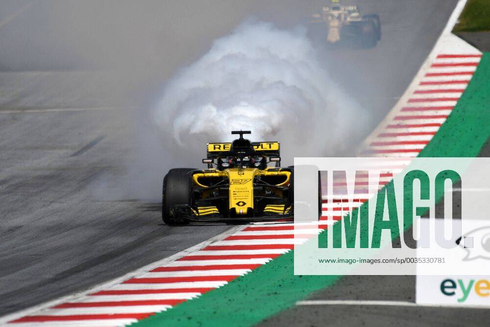 Nico Huelkenberg (Renault F1 Team) faellt mit einem heftigen Motorschaen aus, Formel 1 Grosser Preis von Oesterreich, Red Bull Ring, 01.07.2018.2018, Formel 1 Grosser Preis von Oesterreich, Red Bull Ring, 01.07.2018 Spielberg