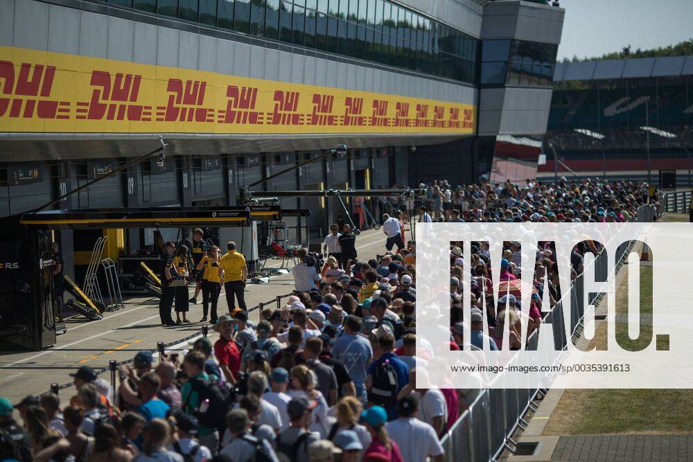 Boxengasse AUT, FIA, Formel 1, Grosser Preis von Grossbritannien Silverstone