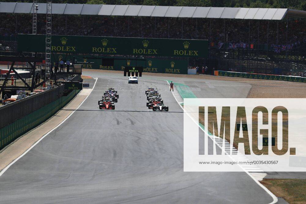 8th July 2018, Silverstone Circuit, Silverstone, England; British Formula One Grand Prix, Race Day; Lewis Hamilton on pole as the race lights change ActionPlus12045454 Octane