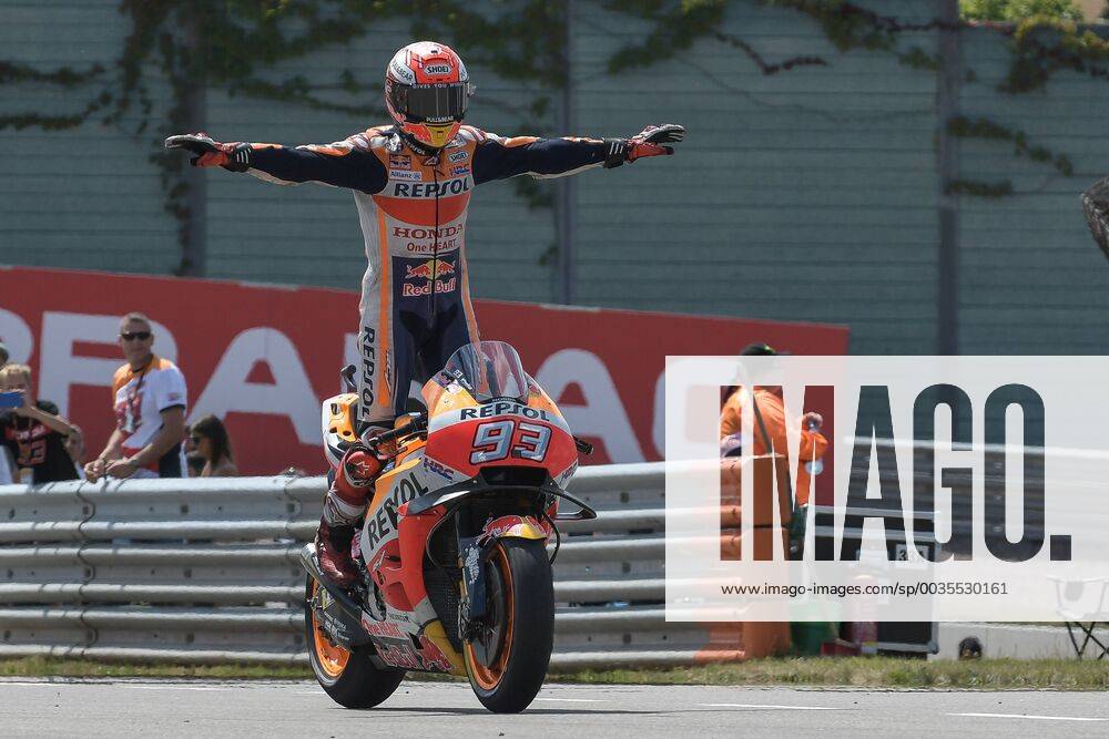 KW28 nach dem Rennen, Der Sieger Marc Marquez, (ESP), Honda, Repsol Honda Team, Motorrad Grand Prix Deutschland 2018, MotoGP, Race, 15.07.2018 Hohenstein-Ernstthal Sachsen Germany, Deutschland