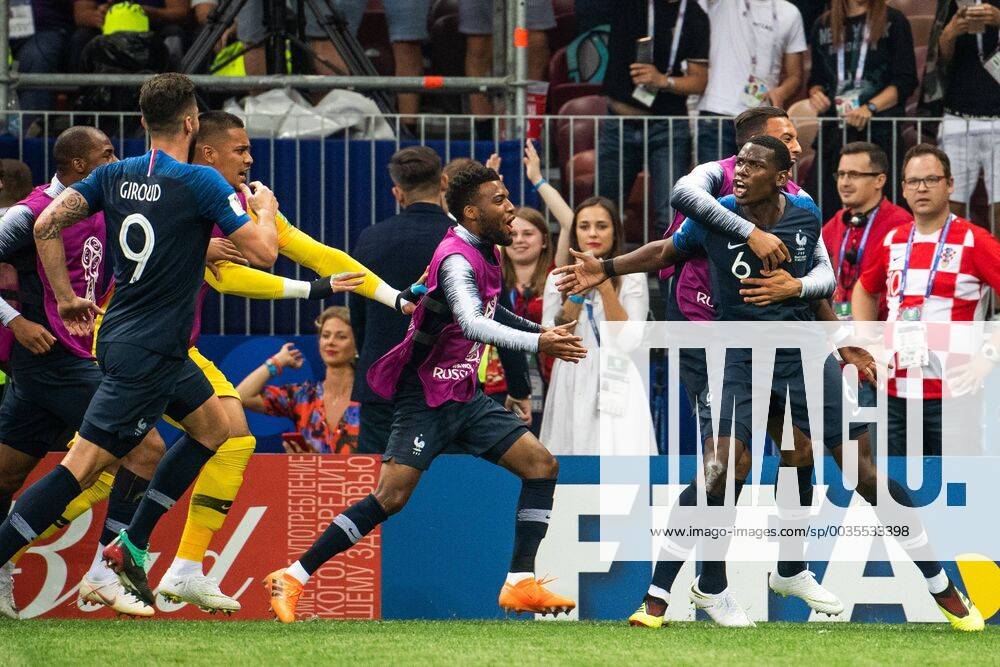 Fußball, WM Finale 2018 in Moskau, Frankreich - Kroatien 180715 Paul Pogba of France celebrates with team mates after scoring 3-1 during the FIFA World Cup WM Weltmeisterschaft Fussball final match between France and Croatia on July 15, 2018 in Moscow. Photo: Petter Arvidson BILDBYRAN kod PA 92087