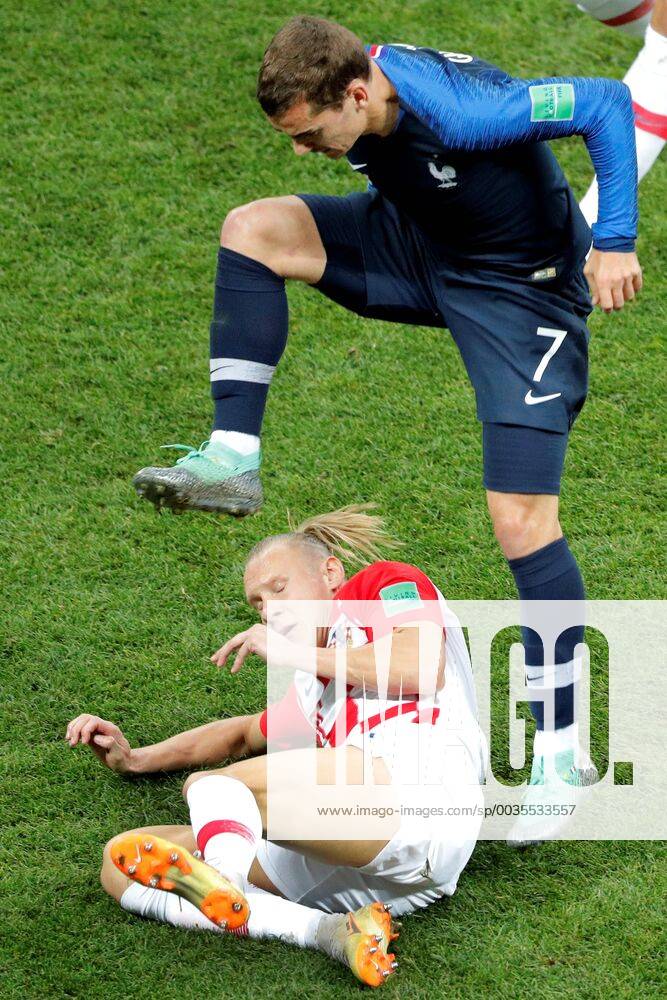 KW28 , French forward Antoine Griezmann and Croatian Domagoj Vida during the FIFA World Cup WM Weltmeisterschaft Fussball 2018 final soccer match between France and Croatia, at Luzhniki Stadium in Moscu, Russia, 15 July 2018. FRANCE VS. CROATIA !ACHTUNG: NUR REDAKTIONELLE NUTZUNG!