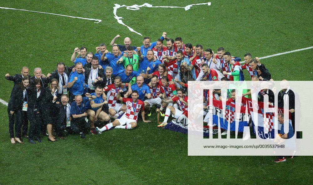Fußball, WM Finale 2018 in Moskau, Frankreich - Kroatien (180715) -- MOSCOW, July 15, 2018 -- Members of team Croatia are seen at the awarding ceremony after the 2018 FIFA World Cup WM Weltmeisterschaft Fussball final match between France and Croatia in Moscow, Russia, July 15, 2018. France defeated Croatia 4-2 and claimed the title. ) (SP)RUSSIA-MOSCOW-2018 WORLD CUP-FINAL-FRANCE VS CROATIA LixMing