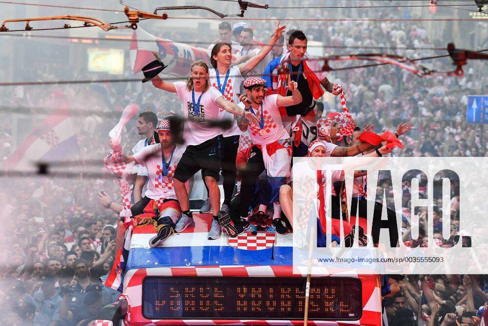 KW29 Gathered citizens welcome national football team at Frankopanska Street 16.07.2018., Croatia, Zagreb - Gathered citizens welcome national football team at Frankopanska Street after returning from the World Cup, where they won the silver medal. SandraxSimunovic PIXSELL