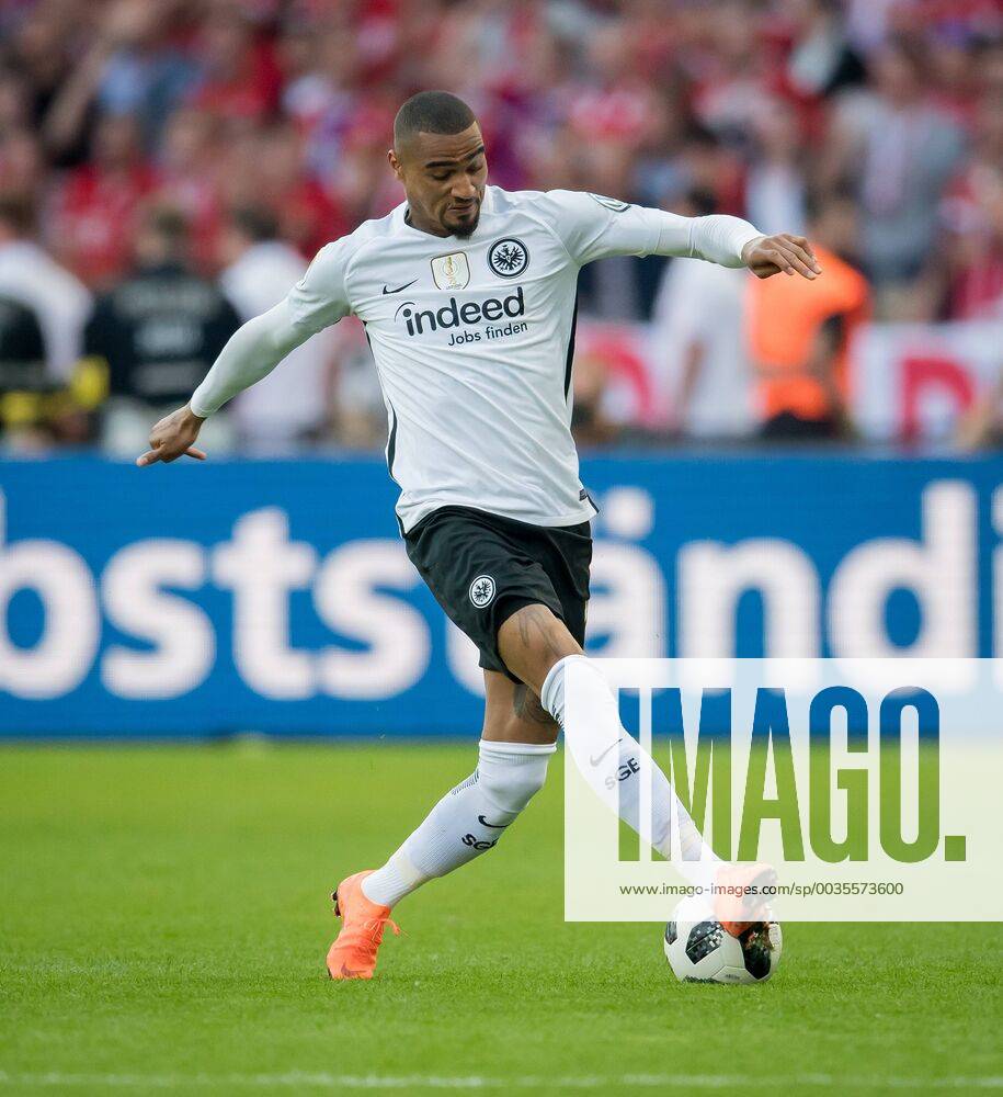 Berlin, Olympiastadion: Fussball DFB-Pokalfinale: FC Bayern Muenchen - Eintracht Frankfurt: Frankfurts Kevin-Prince Boateng am Ball.