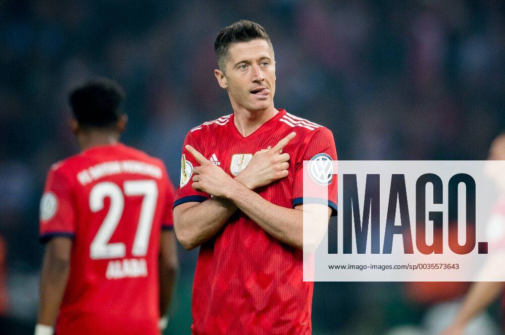 Berlin, Olympiastadion: Fussball DFB-Pokalfinale: FC Bayern Muenchen - Eintracht Frankfurt: Muenchens Robert Lewandowski - Torjubel.