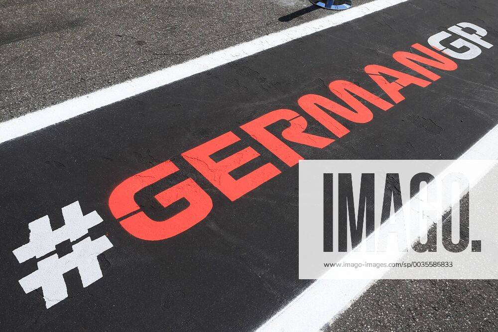19th July 2018, Hockenheimring, Hockenheim, Germany; German Formula One Grand Prix, driver arrivals and press conference PK Pressekonferenz German GP writing in pit lane ActionPlus12048657 Octane