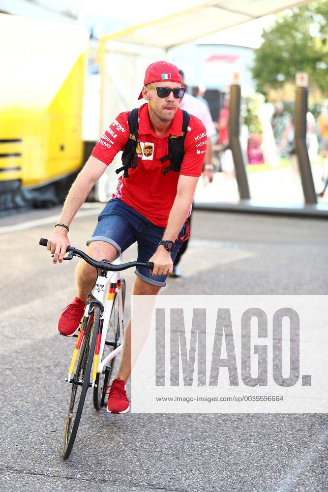 Sebastian Vettel (Scuderia Ferrari) kommt mit dem Fahrrad zur Strecke, Grosser Preis von Deutschland 2018, Motorsport, Formel 1, 20.07.2018, Grosser Preis von Deutschland 2018, Motorsport, Formel 1, 20.07.2018 Hockenheim