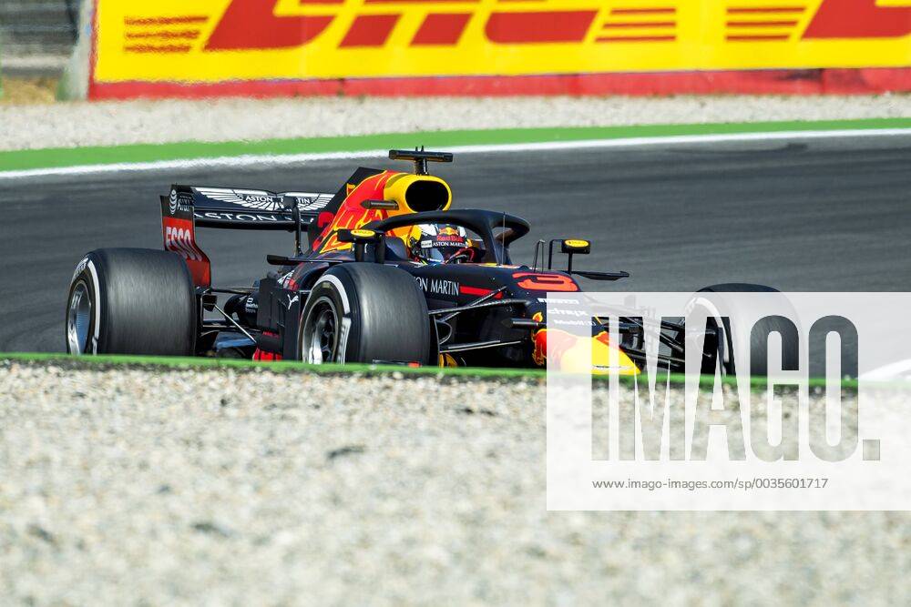 Motorsport: Formel 1, Saison 2018 2019, Training am Freitag, 20.07.2018 am Hockenheimring in Hockenheim (Deutschland). Daniel Ricciardo (Aston Martin Red Bull Racing) fährt durch die Kurve im Motodrom.