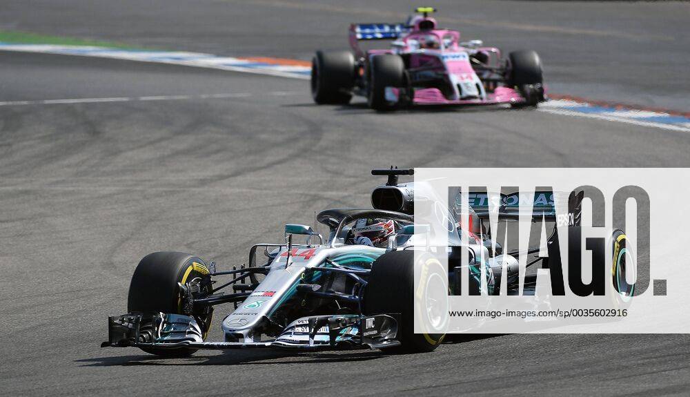 Formel 1 Grand Prix von Deutschland, Grand Prix von Deutschland 1.Freies Training 2018, v.l. Lewis Hamilton (Mercedes AMG), Esteban Ocon (Force India - Mercedes) Hockenheim