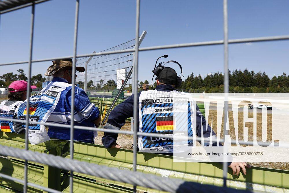 Motorsports: FIA Formula One World Championship WM Weltmeisterschaft 2018, Grand Prix of Germany, steward, Streckenposten, track marshal Hockenheim Germany