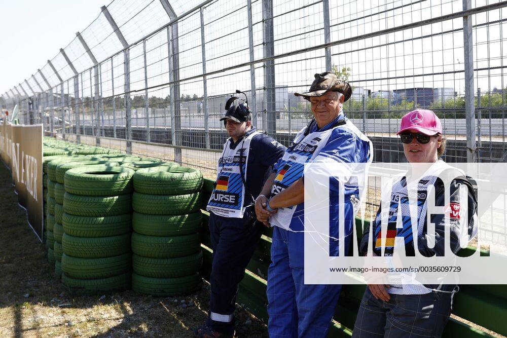 Motorsports: FIA Formula One World Championship WM Weltmeisterschaft 2018, Grand Prix of Germany, steward, Streckenposten, track marshal Hockenheim Germany