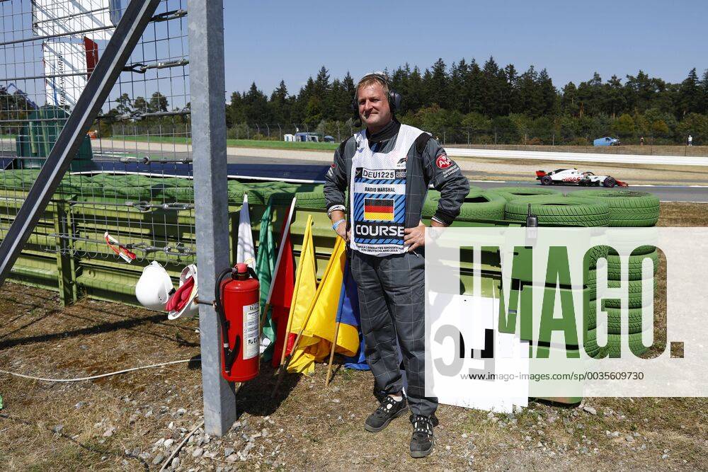 Motorsports: FIA Formula One World Championship WM Weltmeisterschaft 2018, Grand Prix of Germany, steward, Streckenposten, track marshal Hockenheim Germany