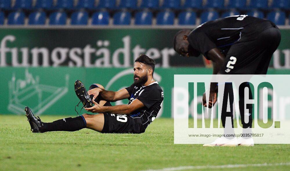 Fussball Regionalliga Südwest, FSV Frankfurt - Eintracht Stadtallendorf v.l. Denis Mangafic (FSV Frankfurt), Nestor Djengoue (FSV Frankfurt) nach dem Spiel Frankfurt Hessen Deutschland (DE)