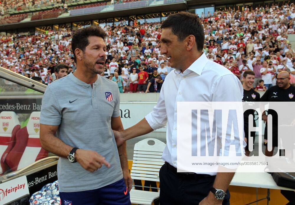 VfB Stuttgart - Atletico Madrid Deutschland, Stuttgart, 05.08.2018, Fussball, Bundesliga, Saison 2018 2019, Testspiel, VfB Stuttgart - Atletico Madrid: v.l. Diego Simeone (Trainer Atletico Madrid), Tayfun Korkut (Trainer VfB Stuttgart).