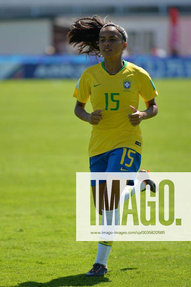 Katrine ( Katrine da Silva Costa, Brasilien, Brazil) (15) auf dem Weg zum Eckball, Fussball, FIFA U20 Weltmeisterschaft der Frauen : Mexico - Brasilien,