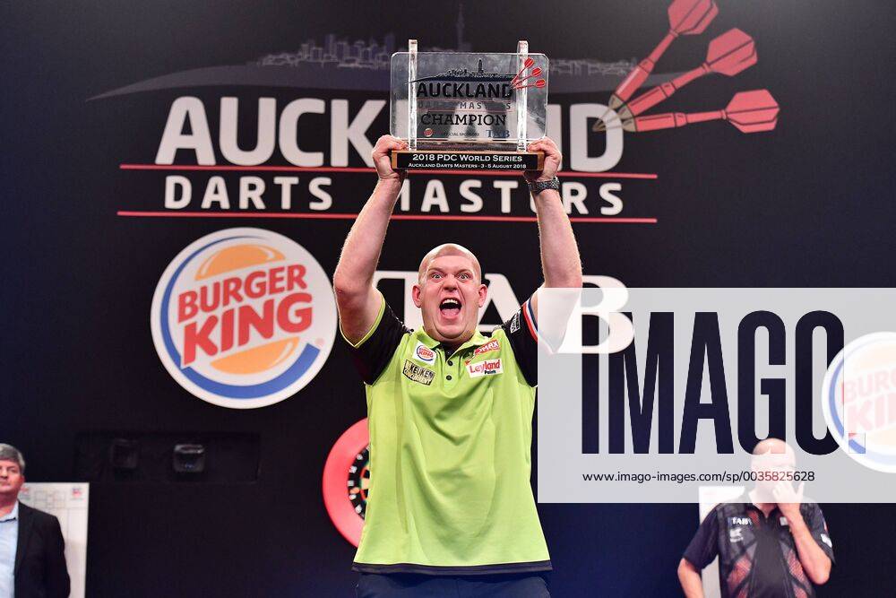 KW31 August 5th 2018, Auckland, New Zealand; Auckland Darts Masters winner Michael van Gerwen poses with his trophy during the Finals of the Auckland Darts Masters Tournament, Trusts Arena, Auckland, Sunday 5 August 2018. ActionPlus12053501 RaghavanxVenugopal