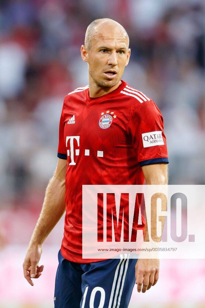 Deutschland, Muenchen, 05.08.2018, Testspiel, FC Bayern Muenchen - Manchester United ManU Arjen Robben (FCB) schaut ( DeFodi048
