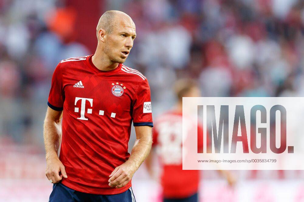 Deutschland, Muenchen, 05.08.2018, Testspiel, FC Bayern Muenchen - Manchester United ManU Arjen Robben (FCB) schaut ( DeFodi048