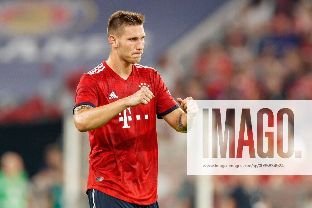 Deutschland, Muenchen, 05.08.2018, Testspiel, FC Bayern Muenchen - Manchester United ManU Niklas Suele (FCB) gestikuliert, gestik ( DeFodi048