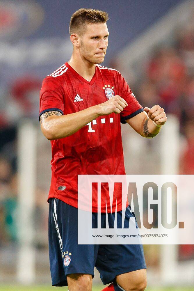 Deutschland, Muenchen, 05.08.2018, Testspiel, FC Bayern Muenchen - Manchester United ManU Niklas Suele (FCB) gestikuliert, gestik ( DeFodi048