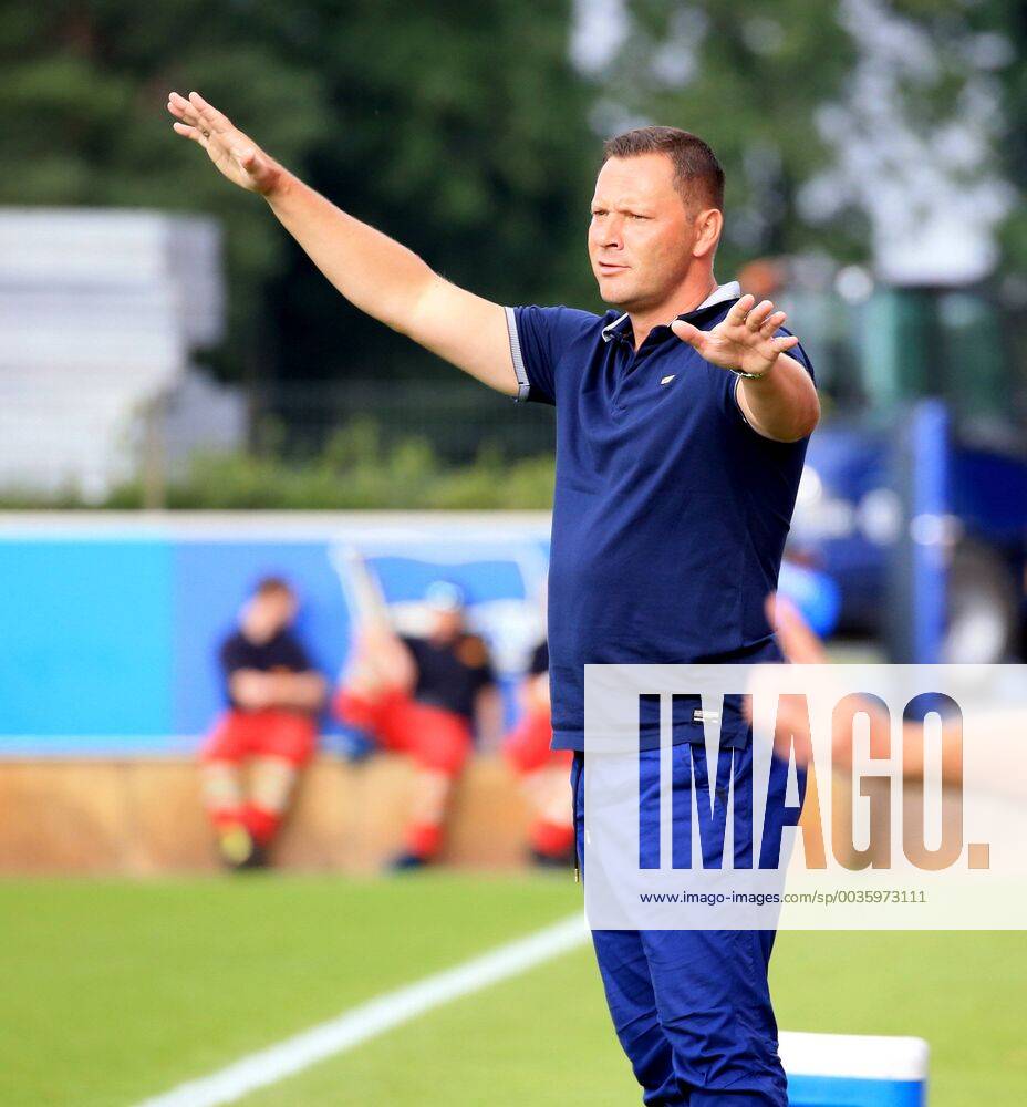 GER, 1.FBL, Hertha BSC VS. Hallenser FC 15.08.2018, Amateurstadion, Berlin, GER, 1.FBL, Hertha BSC VS. Hallenser FC, im Bild Cheftrainer (Head Coach) Pal Dardai (Hertha BSC Berlin)
