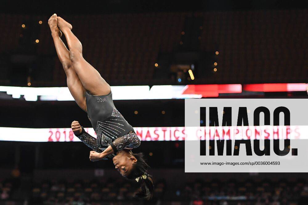Boston, Massachussetts, U.S - SIMONE BILES competes on the floor exercise during the first round of competition at TD Garden in Boston, Massachusetts. 2018 U.S. Gymnastics Championships - ZUMAs146 20180817_zap_s146_040