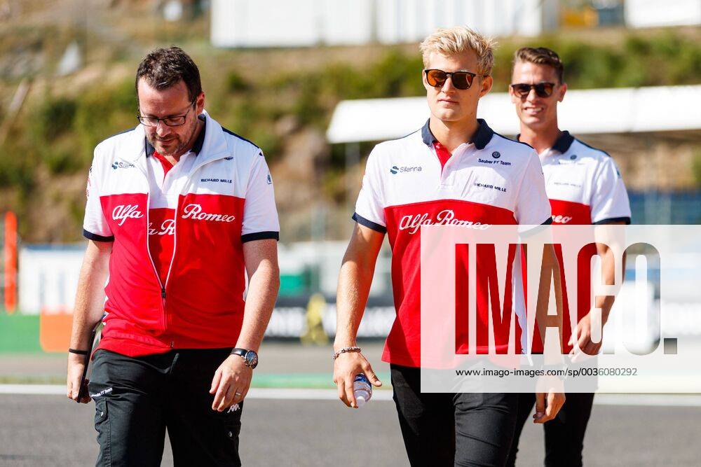 Marcus Ericsson (Sauber F1 Team) besichtigt mit Teammitgliedern die Strecke, Grosser Preis von Belgien 2018, Motorsport, Formel 1, 23.07.2018, Grosser Preis von Belgien 2018, Motorsport, Formel 1