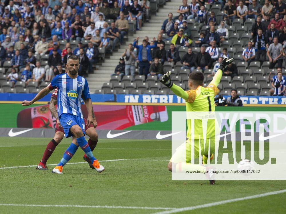 Fussball, GER,Saison 2018 2019, 1. Bundesliga, 1. Spieltag, Herta BSC -1.FC Nuernberg 0:1 Vedad Ibisevic erzielt in der 27 Min. in dieser Szene das !:0 fuer die Hertha. DFL REGULATIONS PROHIBIT ANY USE OF PHOTOGRAPH AS IMAGE SEQUNCES AND OR QUSAI-VIDE