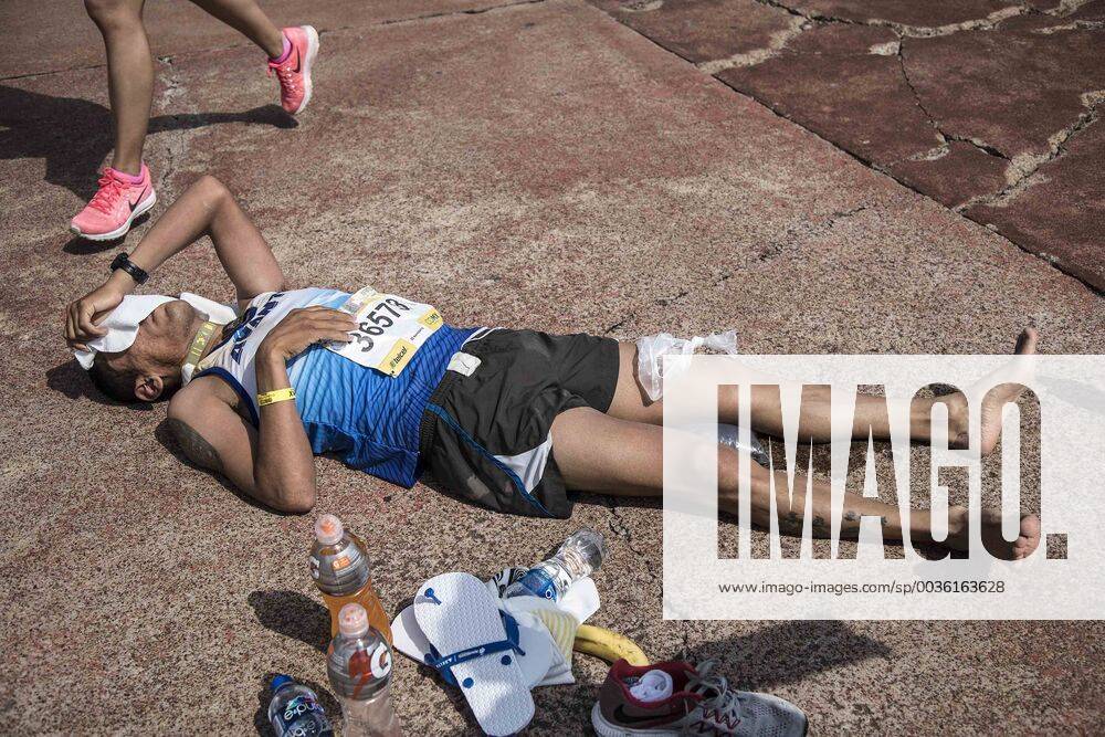 KW34 Marathon in Mexiko Stadt August 26, 2018 - EUM20180826DEP33.JPG.CIUDAD DE MEXICO. Deporte-Maraton.- Aspectos de la edicion 36 del Maraton de la Ciudad de Mexico, que partio del Zocalo capitalino al Estadio Olimpico Universitario, el domingo 26 de agosto de 2018. Algunos participantes sufrieron los estragos de la competencia y fueron atendidos por los servicios medicos. Foto: Agencia EL UNIVERSAL Yadin Xolalpa RCC. Latin News: August 26, 2018 - ZUMAu78_ 20180826_zaf_u78_060