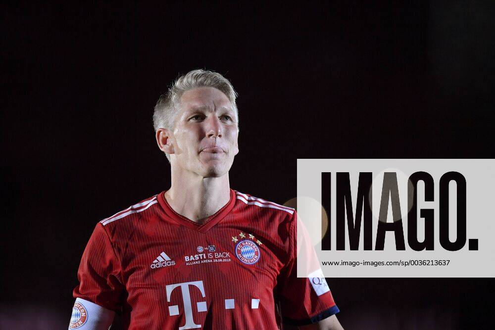 Fussball 1. Bundesliga 2018 2019, Testspiel: FC Bayern München - Chicago Fire, in der Allianz-Arena München. Bastian Schweinsteiger nach dem Spiel nachdenklich.