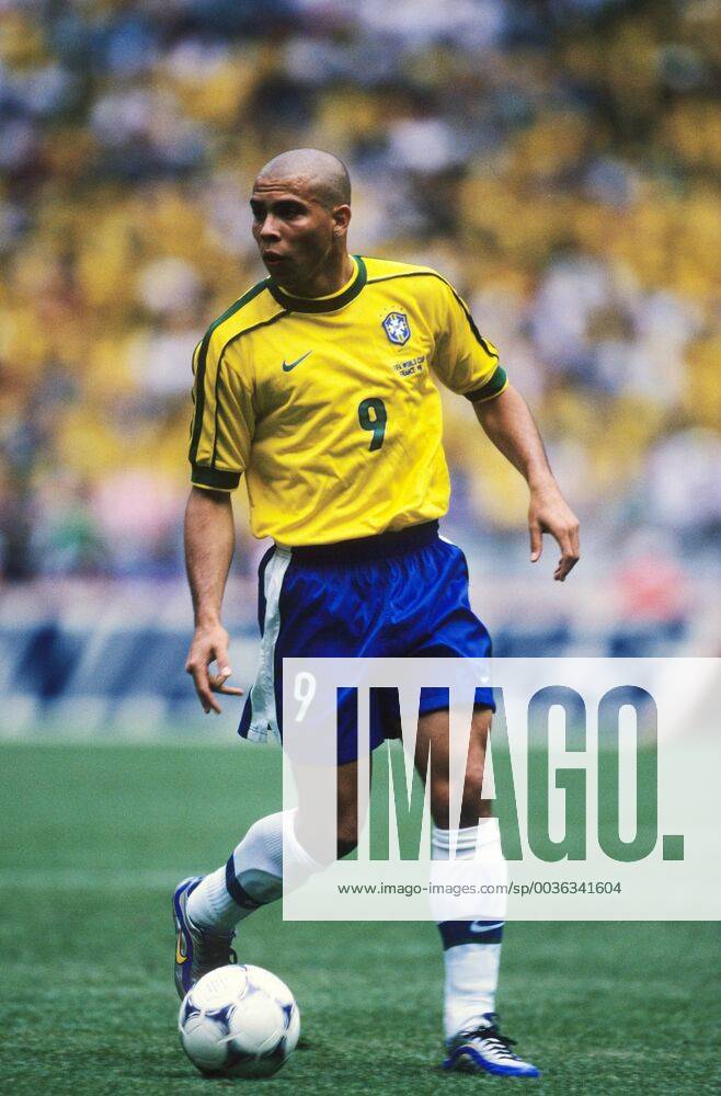 Ronaldo vom Team Brasilien fotografiert am 22.06.1994 in Paris Fußball International Brasilien