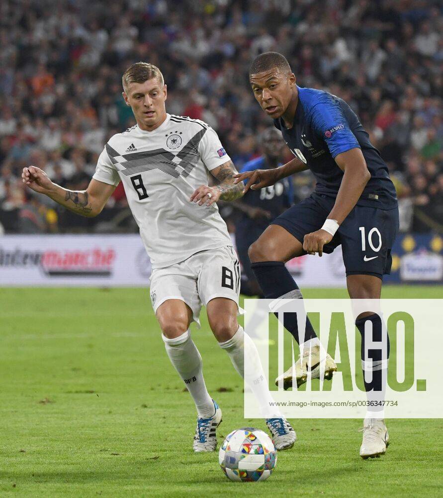 Fussball, Herren, Saison 2018 19, Nations League, Länderspiel in München, Deutschland - Frankreich (0:0), v. l. Toni Kroos (Deutschland), Kylian Mbappe (Frankreich), 06.09.2018,
